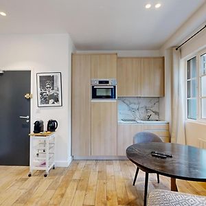 351 Suite Jean Yves Great Studio PMR Paris